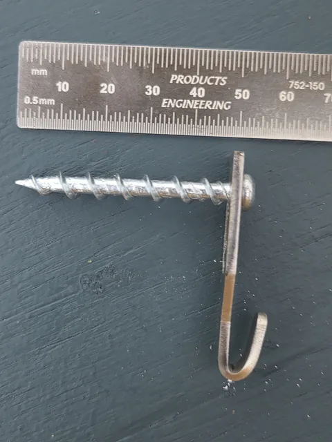 50mm Walldog square-drive screw for plasterboard through a centre hook